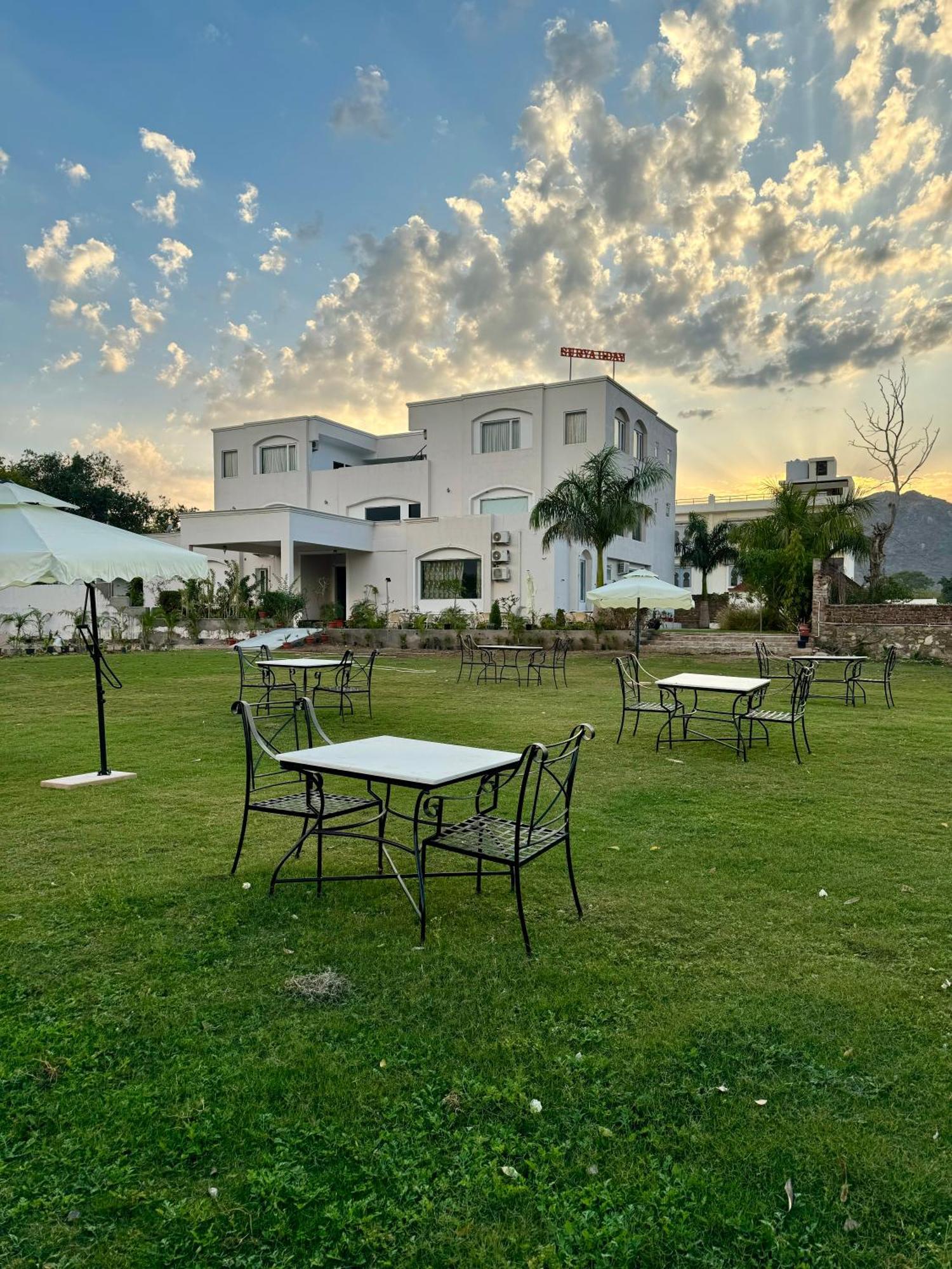 Surya Uday Villa Udaipur Exterior photo